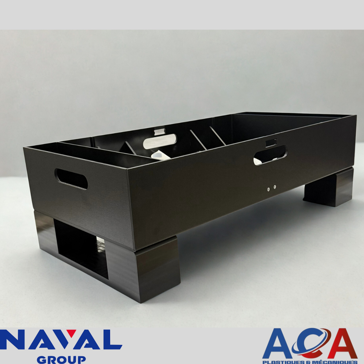 support de transport plastique sur mesure pour pièce cylindrique industrielle usinage plastique toulon var aca plastiques naval group