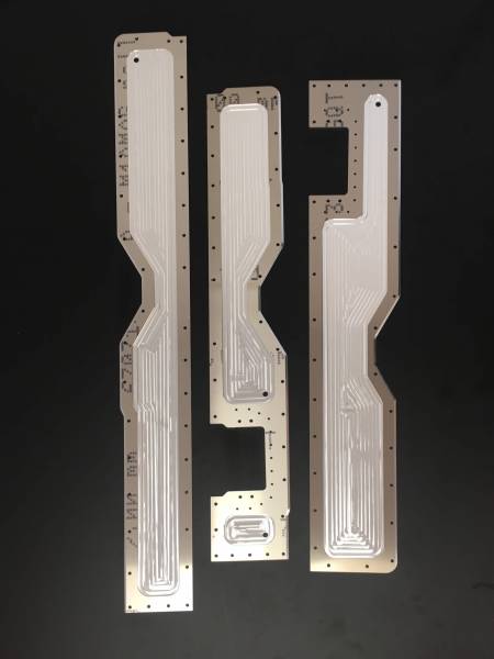 Fraisage CNC sur mesure de plaque aluminium et aluminium composite dibond pour le secteur industriel