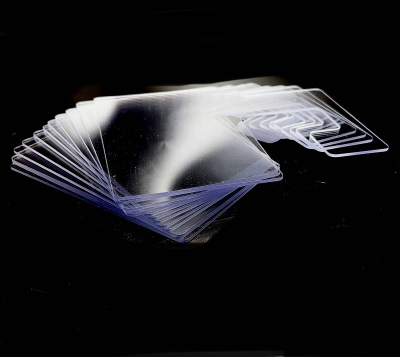 séries de plaques en polycarbonate usinées avec bords polis à Paris