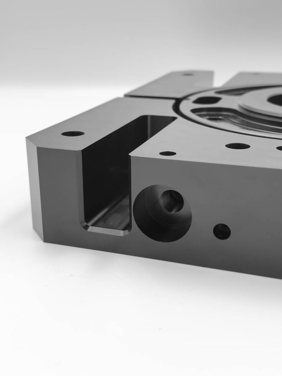 Usinage raccord en POM C à Nice (06)