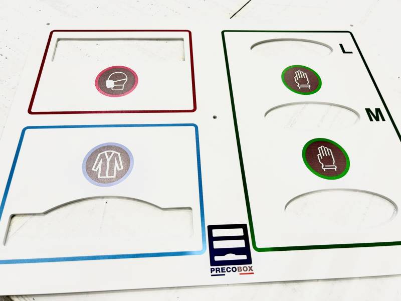 façade technique en abs blanc usinée avec impression uv personnalisée à marseille