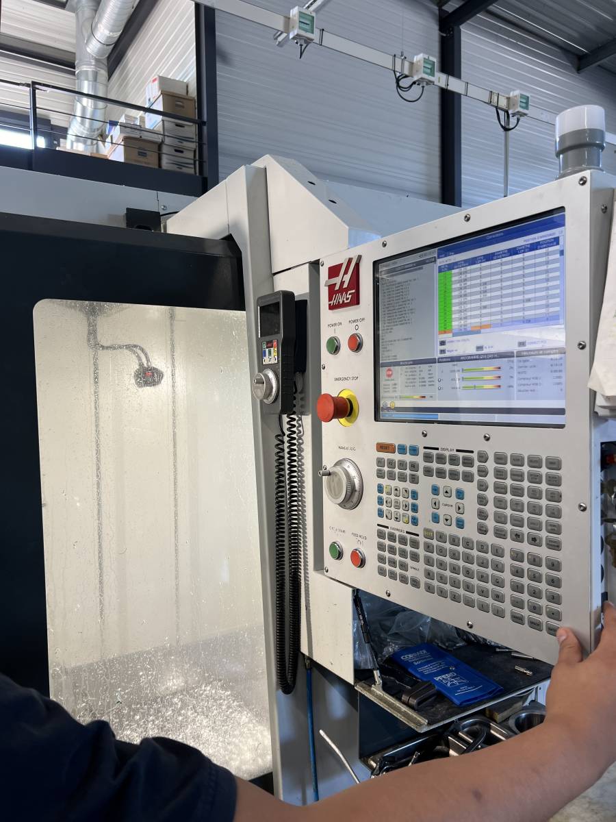 Pannel centre usinage 5 axes HAAS