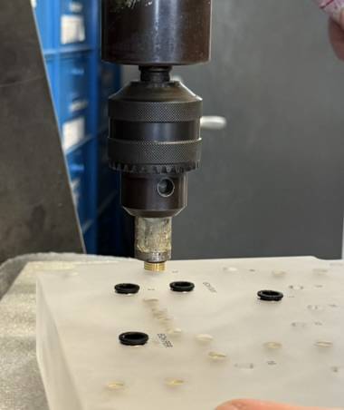 circuit gravé pneumatique haute précision avec intégration d’inserts et contrôle qualité en atelier à la ciotat bouches-du-rhône près de marseille