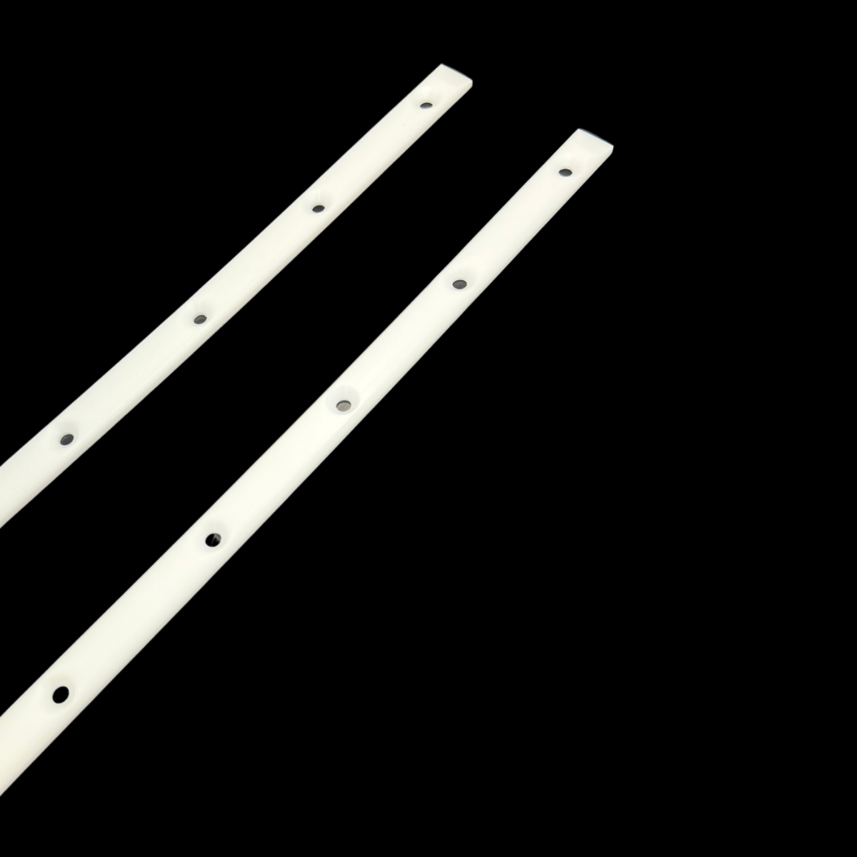 barres de fixation en pom c blanc usinées sur mesure à bordeaux