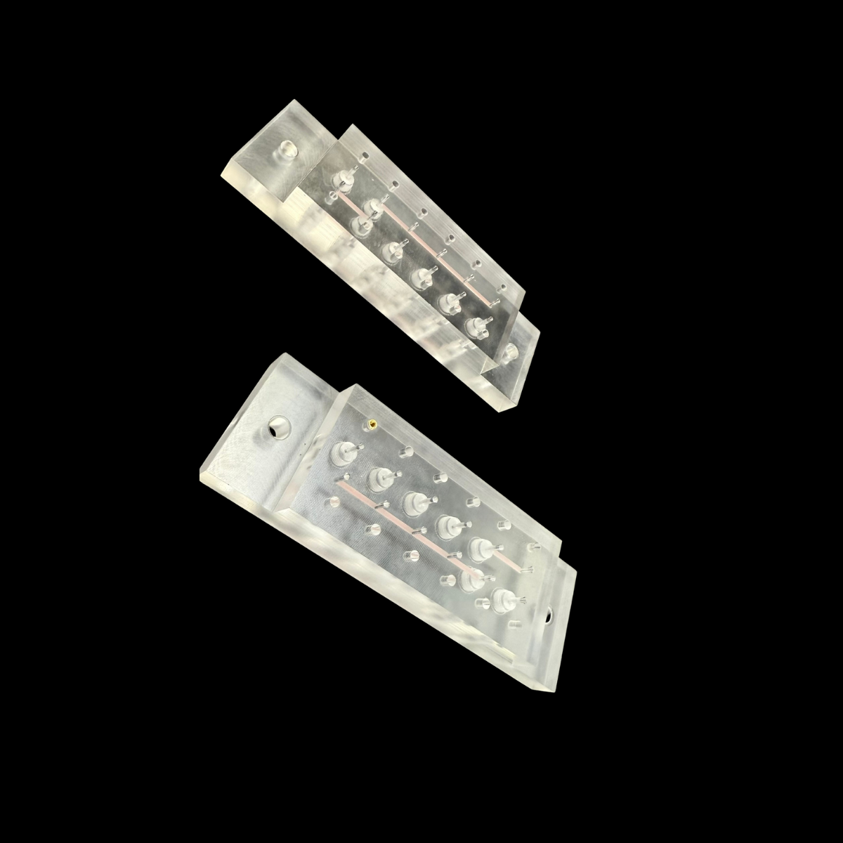 platine de dilution en pmma usinée en moyenne série à aix-en-provence dans les bouches-du-rhône