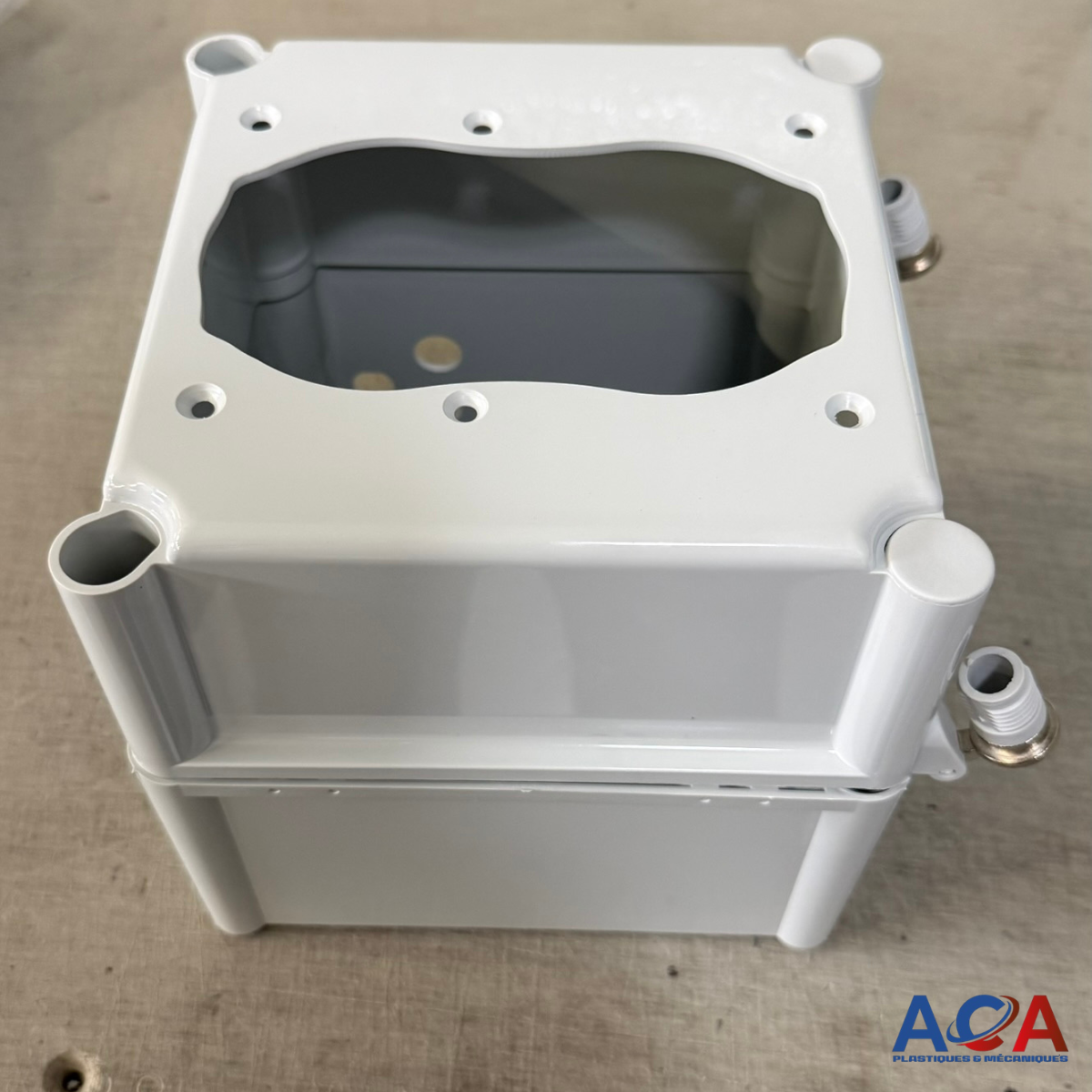 reprise usinage boitier plastique à nantes decoupe cnc sur piece existante industrielle