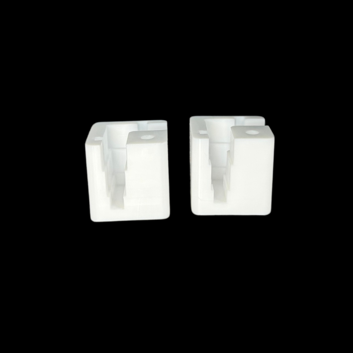 pièces techniques en PTFE usinées pour sonde – vue latérale – fabrication à Signes près de Toulon par ACA Plastiques & Mécaniques